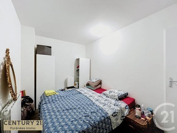 Immeuble à vendre  300 m 2   ST GAUDENS  - 31