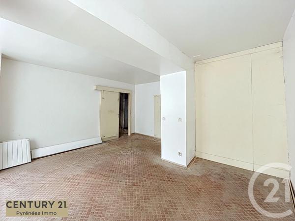 Immeuble à vendre  300 m 2   ST GAUDENS  - 31