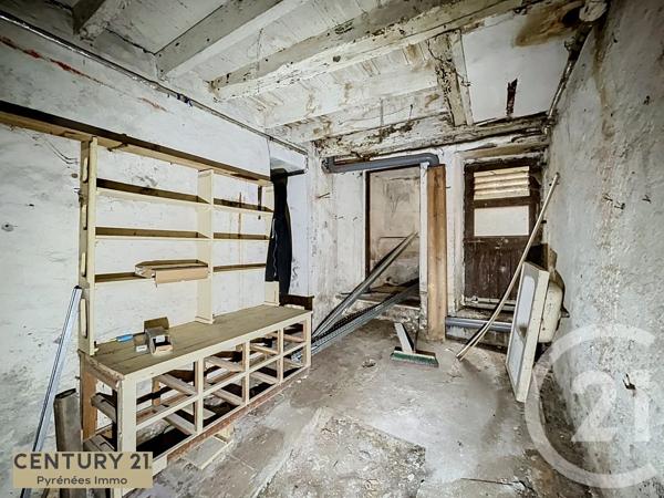 Immeuble à vendre  300 m 2   ST GAUDENS  - 31