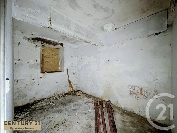 Immeuble à vendre  300 m 2   ST GAUDENS  - 31