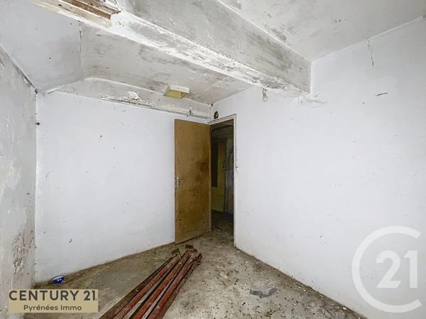Immeuble à vendre  300 m 2   ST GAUDENS  - 31