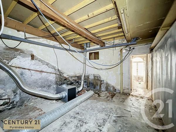 Immeuble à vendre  300 m 2   ST GAUDENS  - 31