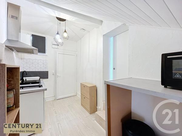 Immeuble à vendre  300 m 2   ST GAUDENS  - 31
