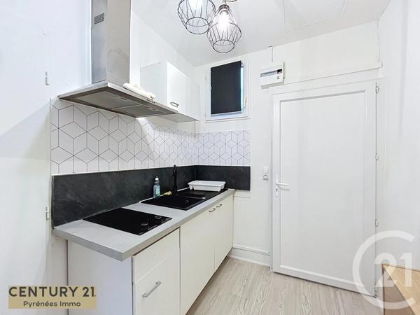 Immeuble à vendre  300 m 2   ST GAUDENS  - 31