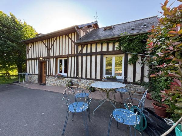 Mortain Maison de 120 m² avec gîte indépendant de 58 m² et terrain de 7 003 m² - La tranquillité de la campagne avec les avantages de la ville