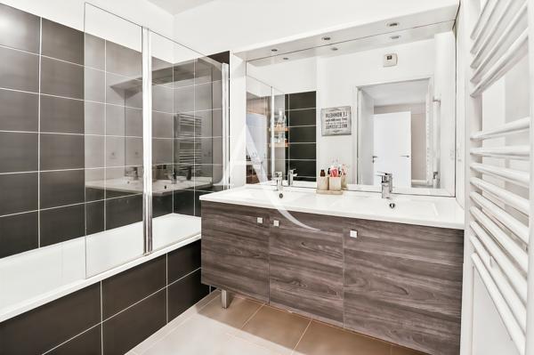 A VENDRE T3 avec terrasse, balcon, garage et parking -Résidence récente 13013 Château-Gombert