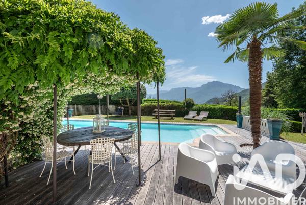 Maison à vendre 7 pièces 335,3 m² Corenc