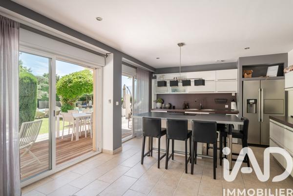 Maison à vendre 7 pièces 335,3 m² Corenc