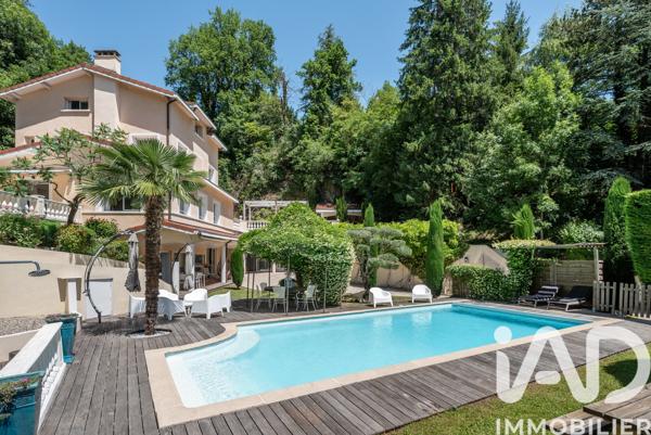 Maison à vendre 7 pièces 335,3 m² Corenc