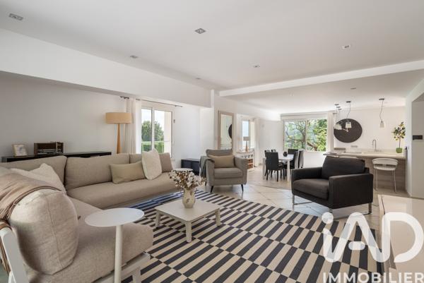 Maison à vendre 7 pièces 335,3 m² Corenc