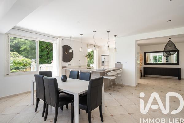 Maison à vendre 7 pièces 335,3 m² Corenc