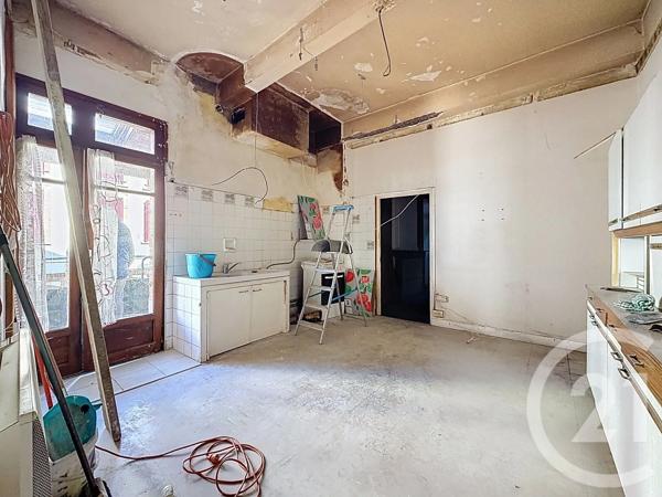Immeuble à vendre  311 m 2   MONTAUBAN  - 82