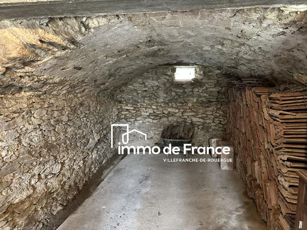 A 4 kilomètres de RIGNAC, maison de village 160 m² 5 chambres, four à pain et jardin