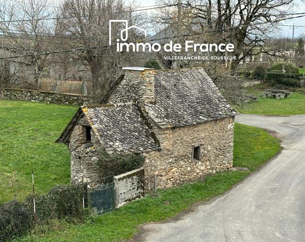 A 4 kilomètres de RIGNAC, maison de village 160 m² 5 chambres, four à pain et jardin