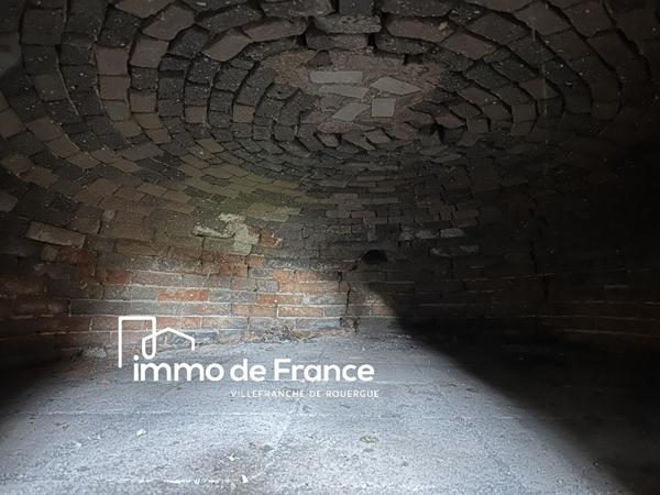 A 4 kilomètres de RIGNAC, maison de village 160 m² 5 chambres, four à pain et jardin