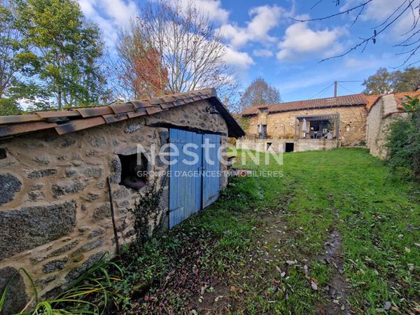 Maison a Busserolles a 7km de Piegut Pluviers renovee, beau jardin et parcelle bois