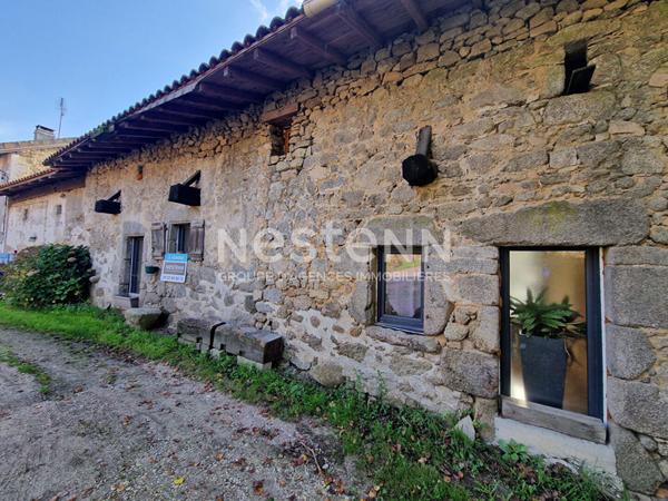 Maison a Busserolles a 7km de Piegut Pluviers renovee, beau jardin et parcelle bois