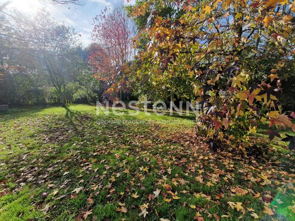 Maison a Busserolles a 7km de Piegut Pluviers renovee, beau jardin et parcelle bois