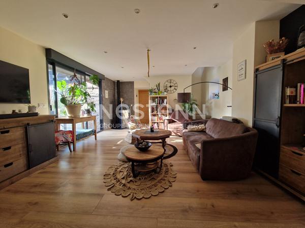 Maison a Busserolles a 7km de Piegut Pluviers renovee, beau jardin et parcelle bois