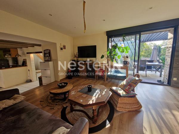 Maison a Busserolles a 7km de Piegut Pluviers renovee, beau jardin et parcelle bois