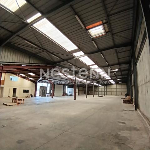 A vendre local d'activité Theix 1600 m2