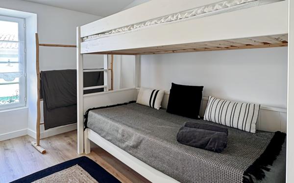 Maison à vendre    3 pièces •  La Flotte