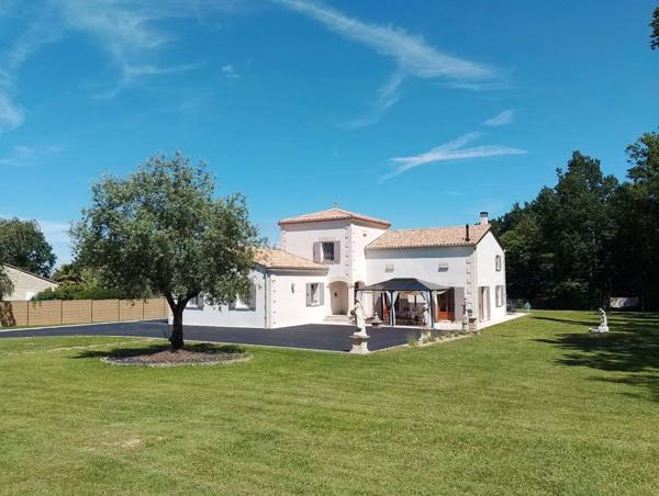 Superbe maison de campagne de 223 m², 5667 m² de terrain, vues dégagées, au calme