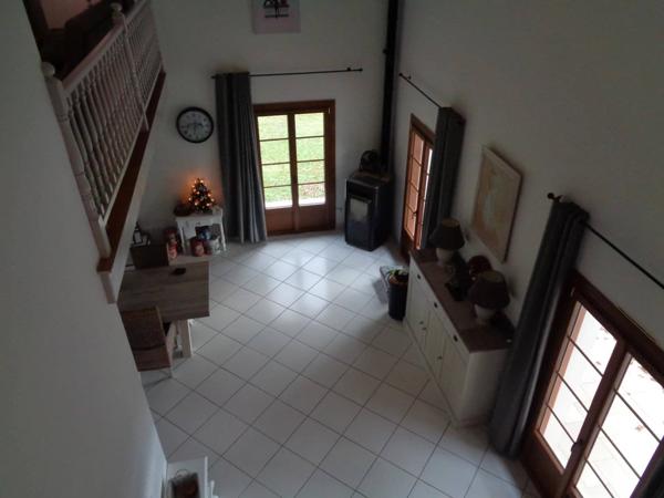 Superbe maison de campagne de 223 m², 5667 m² de terrain, vues dégagées, au calme