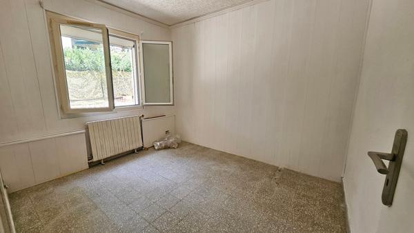 Bas de villa avec jardin privatif de 613 m² ? Fort potentiel !