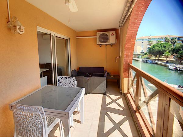PORT FREJUS  II 2 pièces , terrasse, vue port canal