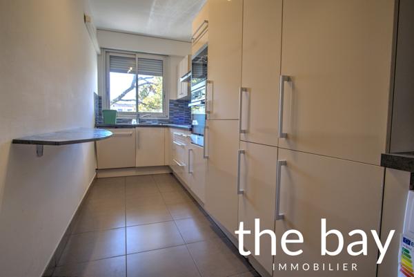 Arcachon (33120) Arcachon centre appartement T3 Traversant 1ère ligne vue bassin