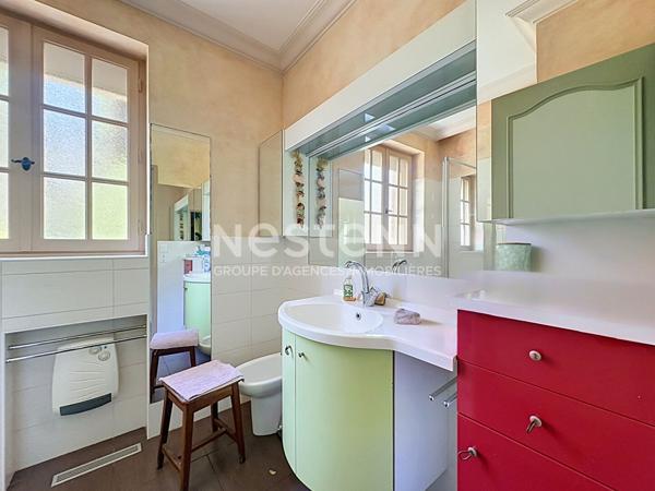 Maison familiale 5 pièces 4 chambres avec jardin, garage et caves - 69500 BRON