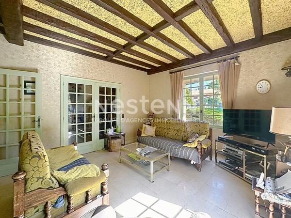 Maison familiale 5 pièces 4 chambres avec jardin, garage et caves - 69500 BRON