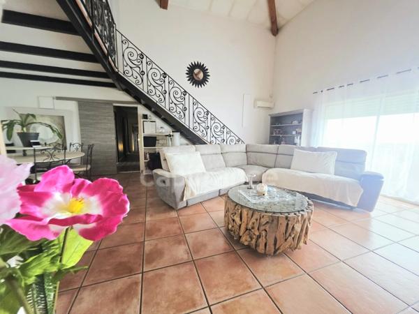 Vue mer – Villa d’architecte avec piscine – 6 pièces – Hauteurs de Biguglia