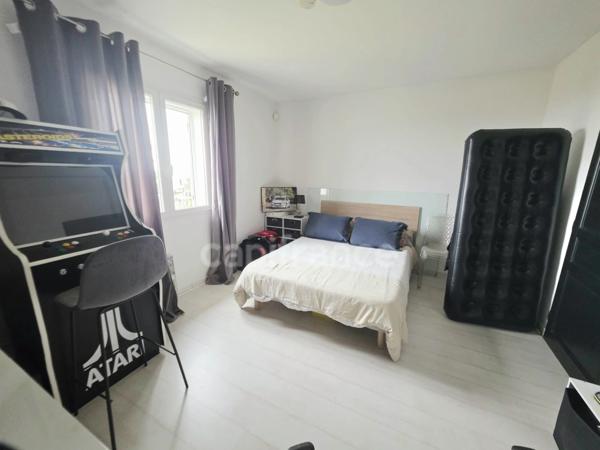 Vue mer – Villa d’architecte avec piscine – 6 pièces – Hauteurs de Biguglia