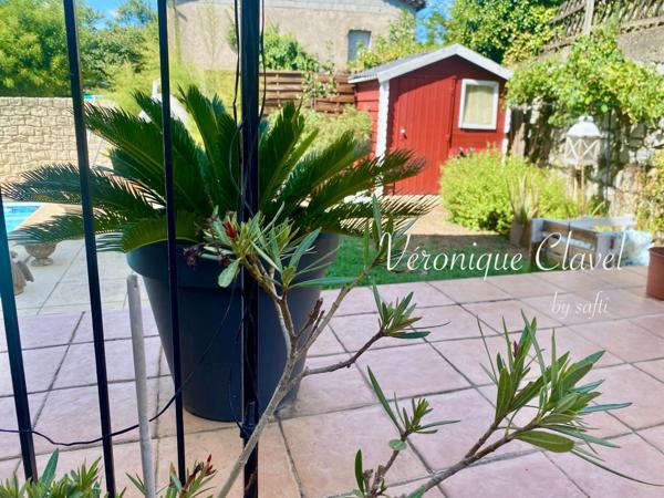 Bel appartement  de 98m2 avec la véranda, piscine, jardin privatif et  garage