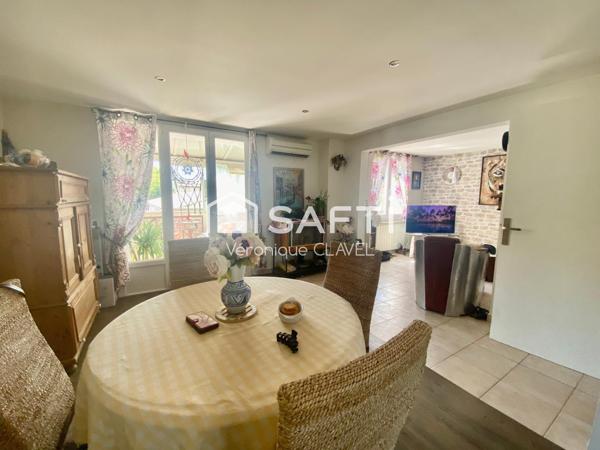 Bel appartement  de 98m2 avec la véranda, piscine, jardin privatif et  garage