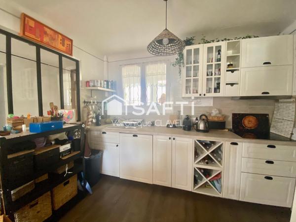 Bel appartement  de 98m2 avec la véranda, piscine, jardin privatif et  garage