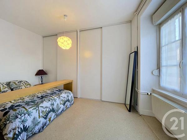Immeuble à vendre  321,88 m 2   ROSIERES  - 43