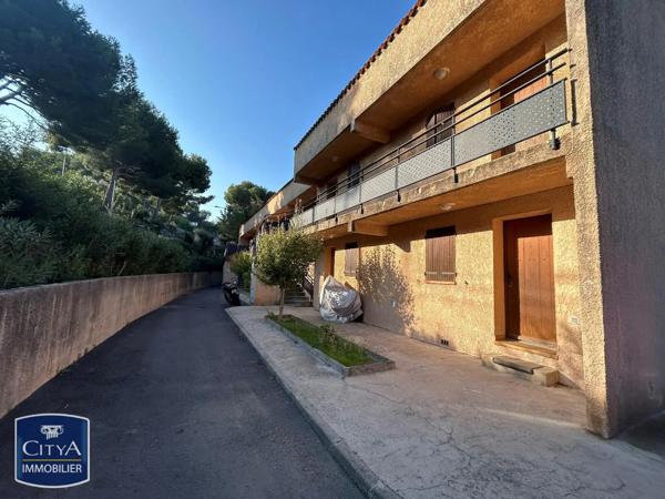 Appartement à louer 2 pièces 53.14m² Saint-Mitre-les-Remparts (13920)
