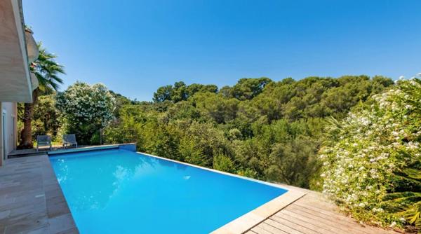 Villa 7 pièce(s) 295 m2, piscine, jardin, la Constance Antibes