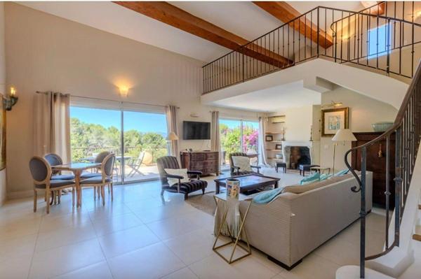 Villa 7 pièce(s) 295 m2, piscine, jardin, la Constance Antibes