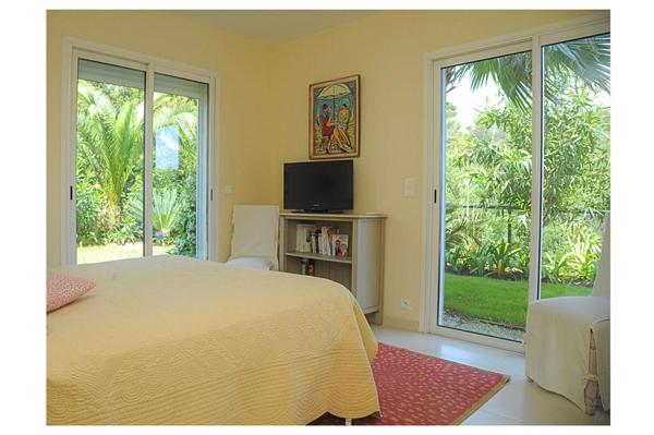 Villa 7 pièce(s) 295 m2, piscine, jardin, la Constance Antibes
