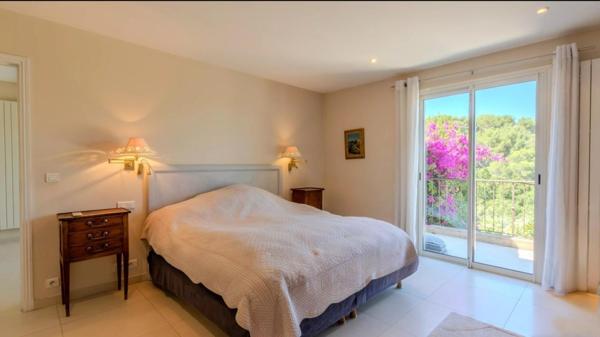 Villa 7 pièce(s) 295 m2, piscine, jardin, la Constance Antibes
