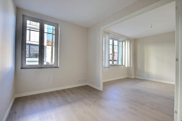 Les Salins - T3 RENOVE AVEC GARAGE ET BALCON