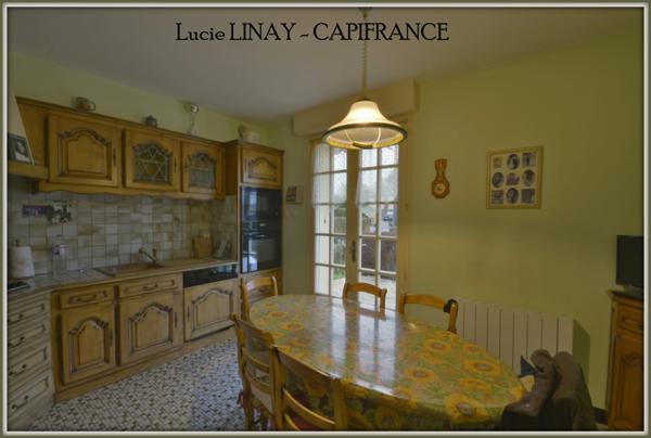 Proximité Laval, maison familiale en très bon état sur grand terrain