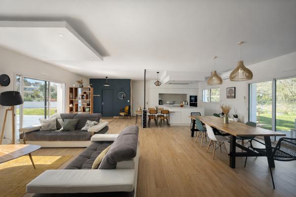 Maison
         6 pièces
        - 190 m² 829 900 € *