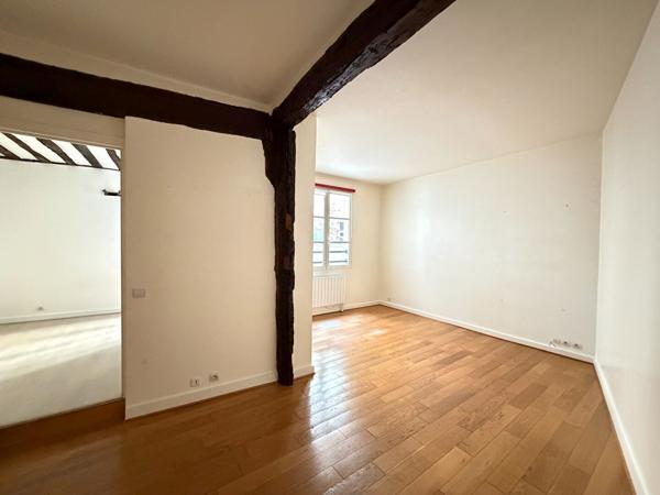 Marais - Charmant 2 pièces au calme avec belle hauteur sous plafond - PARIS