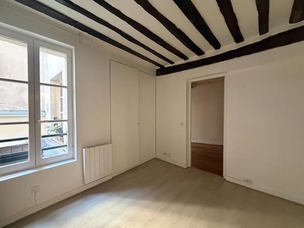 Marais - Charmant 2 pièces au calme avec belle hauteur sous plafond - PARIS