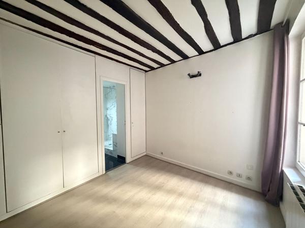 Marais - Charmant 2 pièces au calme avec belle hauteur sous plafond - PARIS
